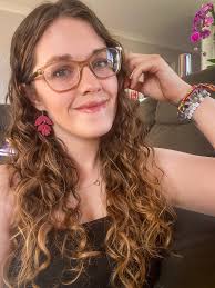 How to prevent makeup from looking cakey after 2 hours