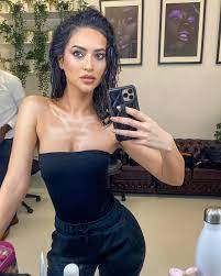 Capelli Effetto Bagnato Il Look Della Milano Fashion Week Capellistyle Capelli Idee Di Moda Tagli Di Capelli