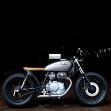 Light Up The Scene Cafe Racer Yamaha Cafe Racer Custom Bikes Cafe Racers