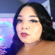 Martina Scott's Instagram, Twitter & Facebook