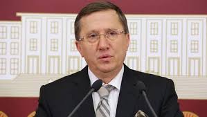 Babasının adı cevat, annesinin adı halise'dir. Lutfu Turkkan In Kizlarinin Verdigi Parti Gundem Oldu
