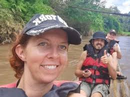 Khao Sok: Tur privat de rafting cu bambus și templu în peștera din junglă