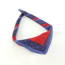 Handkerchief is a derived term of kerchief. ÙŠØ³ØªÙ„Ù… Ù…ÙˆØ§Ø¯ ÙƒÙŠÙ…ÙŠØ§Ø¦ÙŠØ© Ù…ØµØºØ±Ø© Balenciaga Bandana Dsvdedommel Com