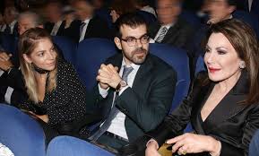 Να επισκεφθεί τους ακριτικούς δήμους του έβρου, προκειμένου να σχηματίσει εικόνα για τις προσπάθειες που καταβάλει και η τοπική αυτοδι. Gianna Aggelopoyloy Daskalakh Oikogeneiakh E3ormhsh Ston Kinhmatografo