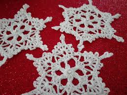 Qui troverai altri tutorial natalizi con schemi e spiegazioni. Uncinetto Come Creare Fiocchi Di Neve Natalizi Arte Del Ricamo