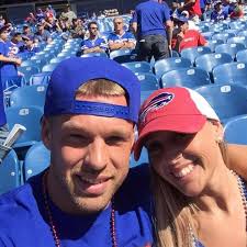 What should I do to defeat Isabella at level 65 with bow and spear spec?