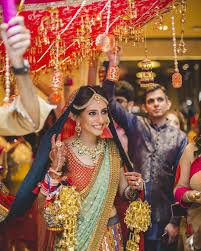 Lets Some Blend Of Diy In Your Prettiest Phoolo Ki Chadar For Bridal Entry Bride Latest Bridal Lehenga Designs Indian Wedding