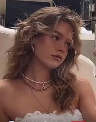 Sky Lewis-Eastman (skylewiseastman)