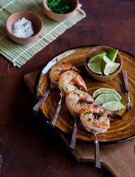 Brochettes Aperitives Salees Des Brochettes Aperitives A Grignoter Tout L Ete Elle A Table Recettes Poissons Et Fruits De Mer Brochettes Aperitives Aperitif Melon