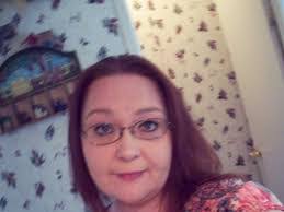 Amanda Confer's Instagram, Twitter & Facebook