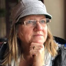 Minerva Wallace's Instagram, Twitter & Facebook