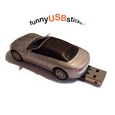 Wunderschoner Stick Fur Alle Auto Fans Der Integrierte Usb Stick Befindet Sich Unter Dem Auto Und Wird Durch Einen Magneten An Seinem Usb Usb Stick Witzig
