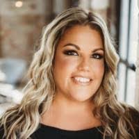 Carrie Ayers's Instagram, Twitter & Facebook