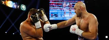 Hochkonzentriert betritt ilja mezencev die magdeburger stadthalle. Boxen Tyson Fury Besiegt Aussenseiter Tom Schwarz