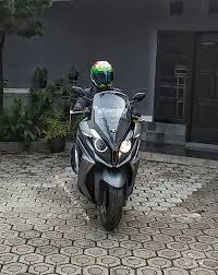 Description, history and facts about kymco downtown. Review Kymco Downtown 250 Plus Minus Sang Produk Best Seller Dari Kymco Kobayogas Com Your Automotive Blog