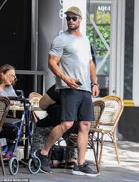 According to chinese zodiac, chris was born in the year of the pig. Chris Hemsworth 37 Steps Out For A Coffee In Sydney While Filming Thor Love And Thunder Lipstick Alley