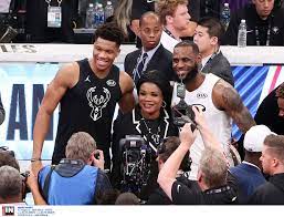 «βγάζει τις κουκούλες» από τους προστατευόμενους μάρτυρες η εισαγγελέας. Antetokoynmpo Pws H Bera Kindyneyse Na Xasei Ton Giannh