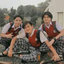 Karena jasa seorang gurulah banyak orang bisa berprestasi dan menggapai cita. Pin Oleh Nur Izatie Ramli Di Dari Jendela Smp Di 2021 Artis Kecil Fotografi Orang Foto Selebriti