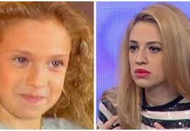 Mica suferea de ciroza hepatica si era tinuta in viata de aparate. O Mai Tii Minte Pe Iulia Mica De La Abracadabra Frumusetea De Fetita Nu Are Deloc Noroc In Dragoste
