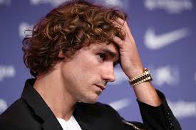 Want to discover art related to griezmann? Griezmann Erscheint Zum Training In Barcelona Die Katalanen Fuhren Ihn Direkt Vor Watson