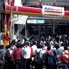 Tanggal 28, 29, 30 januari 2020 pukul : Usai Lebaran Peminat Calon Juru Kasir Minimarket Ritel Di Garut Membeludak Regional Liputan6 Com