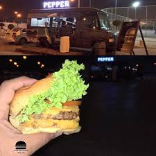 The Burger Holic On Instagram من الرياض پيپر برجر فوود ترك Pepper Burger شاحنة طعام متنقلة ومتخصصة في تحضير البر Burger Restaurant Instagram Posts