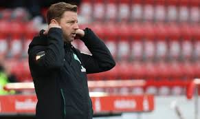 Wir sind weder im training dabei, noch sehen wir kohfeldt und die spieler in der kabine. 6yindji4ey7som