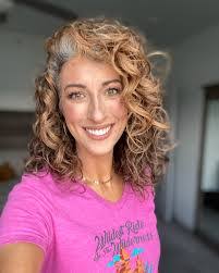 Mindy Gale's Instagram, Twitter & Facebook