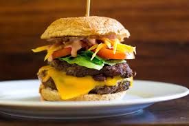 Sea como sea, lo cierto es que la hamburguesa es un plato que da mucho juego porque se puede preparar de muchas formas y todas deliciosas. 28 De Mayo Dia Internacional De La Hamburguesa Cual Es El Origen De Este Famoso Plato