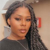 Mariah Bragg's Instagram, Twitter & Facebook