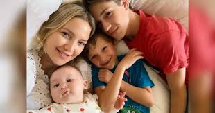 Learn about kate hudson's age, height, weight, dating, husband, boyfriend & kids. Kate Hudson Celebrates 40th Birthday By Posting Very First Photo With All 3 Children My Wishes Came True