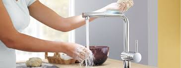 touchless kitchen faucets