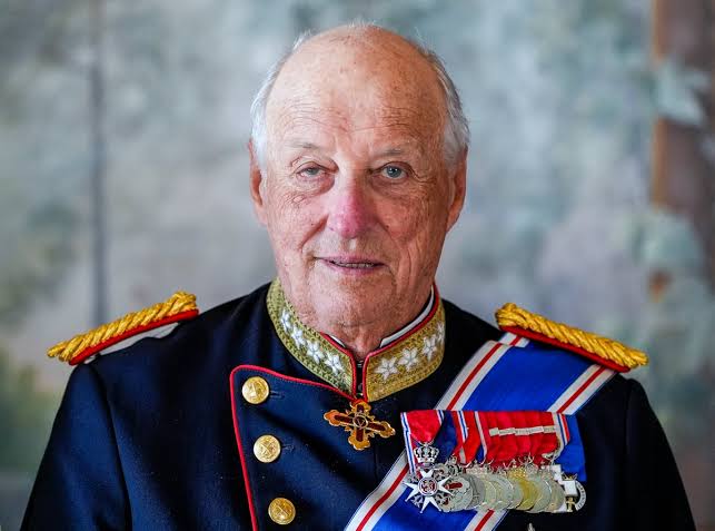 Harald de Noruega muere a los 89 años y Haakon VIII le sucede en un país  inmerso en luto | Ellas
