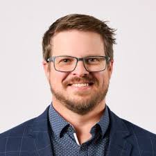 This site looks like a great development site. And in-fact it should be.  With over 1400m2 after you take out the driveway, that's easily 12 to 14  homes. A 7:1 improvement in