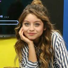 karol con su nuevo look diosa panosundaki pin
