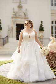 11 Best Wedding Dress Styles For Plus Sizes Wedding Dress Styles Flattering Wedding Dress Ball Gowns Wedding