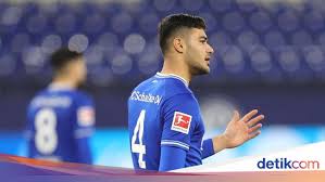 Im bild corentin tolisso vom fc bayern münchen, der erneut um den. Ozan Kabak Dari Tim Tukang Kunci Hingga Klub Juara Liga Premier Netral News