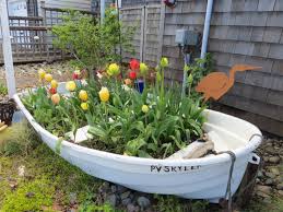 Without they make a beautiful accessory to any garden or landscape area. 20 Diy Flower Planter Ideas To Give Your Garden A Dashing And Handsome Makeover Detectview