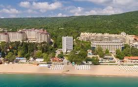 Paralela'45'in sade bir şekilde döşenmiş odalarında tv ve minibar mevcuttur. Paralela 45 Paralela 45