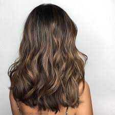 Loose Curled Waved Brunette Medium Length Hair Hair Styles Lighter Hair Balayage Hair