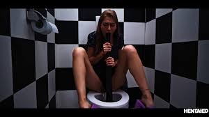 The Sexy Tiffany is Surprised on a public toiled Fucked her brains out and  creampied big time by Alien - XNXX.COM