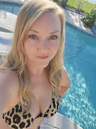 Anyone else not ready for cold weather? [F49] : r/selfie