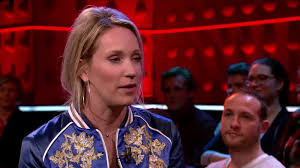 Helene hendriks is televisiepresentatrice, fotomodel en hockeyster. File Helene Hendriks Bespreekt De Terugkeer Van Van Persie Webm Wikimedia Commons