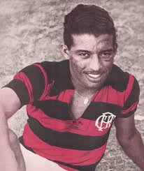 No caso da copa de 2006 isso quer dizer que o jogador tem que ter nascido em 1 de janeiro de 1985 ou depois. Geracoes Rubro Negras Idolo De Zico Dida Era Fa De Leonidas E Zizinho Futebol Ge