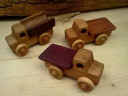 camiones de superficie plana de madera artesanal por purcelltoys wooden toy trucks wooden toy cars wooden