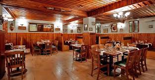 The unique tastes, highlighted by innovative cooking methods, served in a very elegant mise en scene, make a wholesome memory. Director Companii Iasi La Iasi