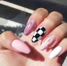 Disenos De Unas Tumblr Disenos De Unas Juveniles Unas Semipermanentes En 2020 Unas Postizas De Gel Unas De Gel Bonitas Manicura De Unas