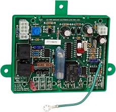 Dometic refrigerator optical control board 2413490208. Dinosaur P 711 Dometic Refrigerator Board