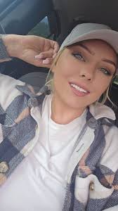 Hello Everyone. I would like to share my experience with an oil change at  Mr. Lube in our town.It was great and I was in and out in 15 mins they  changed