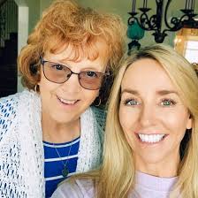 When doing a wall hanging do you just use backing fabric or do you put  Banting in?